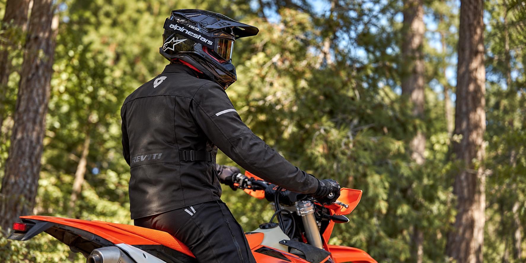 Veste de moto en tissu pour l'automne : membrane, aération et doublure thermique